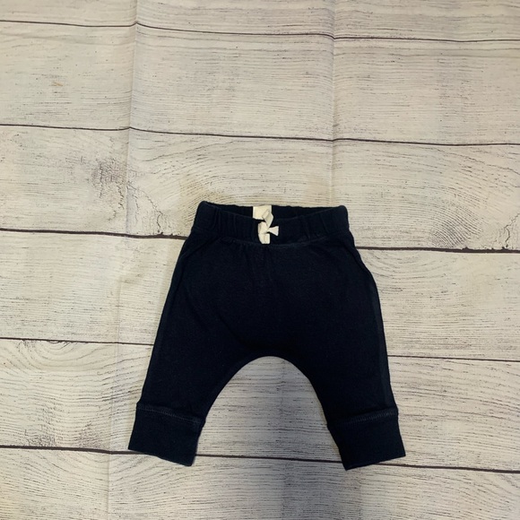 Carter’s baby pants/3pk/used/0-3Months - Picture 2 of 4